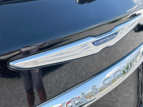 Imagen 8 de 15 de Chrysler Town Y Country Touri Americana