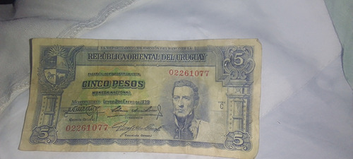 Billete 5 Pesos Uruguayos