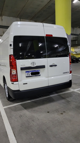 Toyota Hiace 2.8 Tdi Furgón 6at L2h2 3a 5p