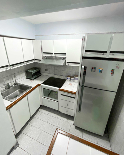 Apartamento Vacacional En La Guaira Con Piscina Frente A La Playa