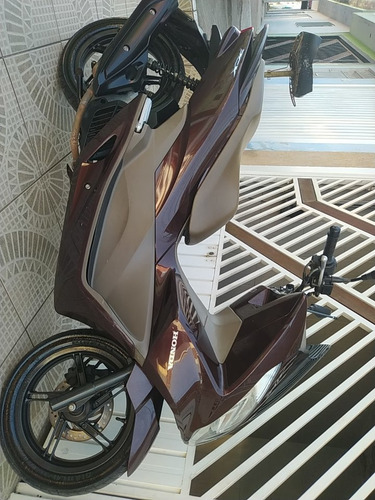 Imagem 1 de 7 de Honda Pcx Dlx