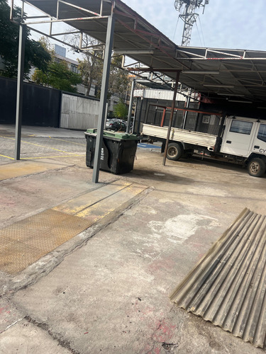 Se Arrienda Oficina Y Terreno Comercial (103057)