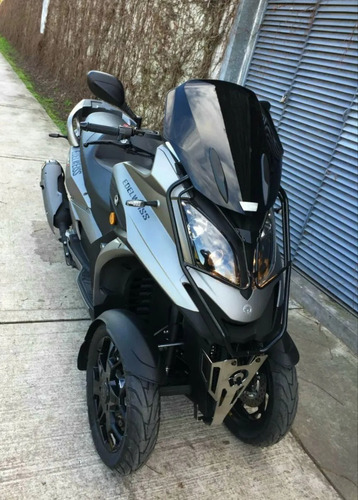 Imagen 2 de 4 de Quadro Qv3 Edelweiss (piaggio Mp3)