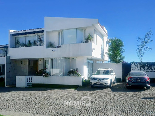 Imagen 1 de 12 de Hermosa Casa En Renta Dentro De Privada. Mucha Luz Y Jardín, 65865