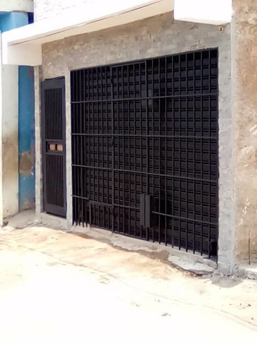 Imagen 3 de 3 de Edificio Comercial Y Residencial De 3 Pisos En La Sabanita