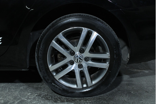 Volkswagen Jetta 2.0 Live Mt