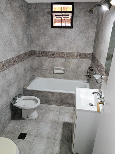 Casa En Ph Totalmente Independiente En Esquina Todo En Una