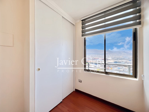 Depto Arriendo, Nicolas Tirado