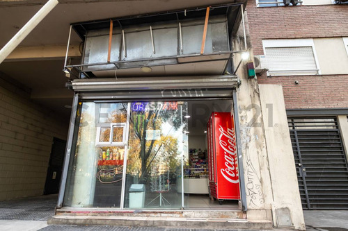 Venta De Local, Con Renta En Dolares