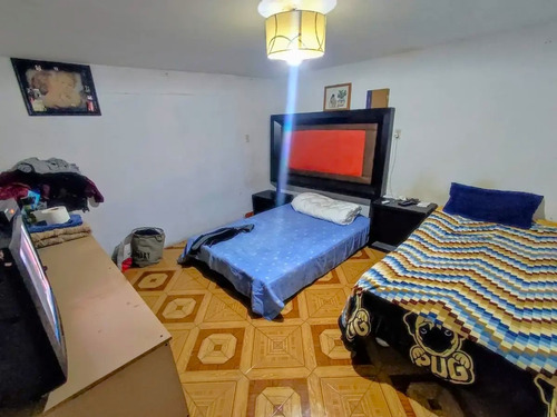 Oportunidad De Inversión, Casa Con 5 Departamentos En Ciudad Lago, Nezahualcóyotl