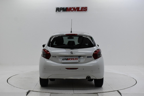 Imagen 6 de 13 de Peugeot 208 Feline Techo Manual Navegador 2019 Rpm Moviles