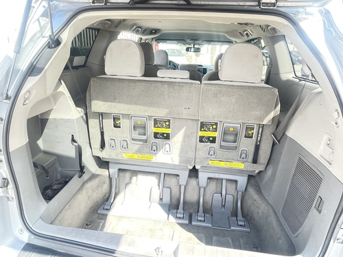 Toyota Sienna Le Aa Ee At