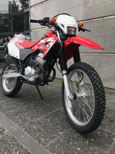 Imagen 2 de 6 de Honda Xr 250 Tornado 0km 2022 Reggio Motos Ramos Mejia
