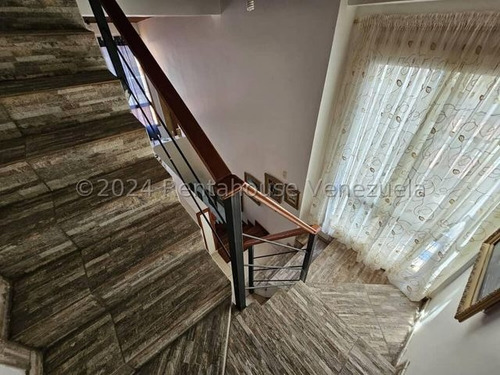 Gbf 25-15344 Turmero Centro Vendo Bella Casa Con Terreno Contácteme Ya.