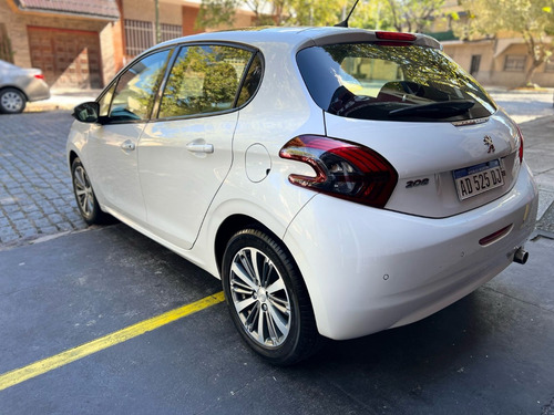 Peugeot 208 1.6 Feline Tiptronic