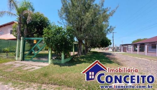 Imagem 3 de 17 de C502 - Ótima Residência De Esquina Localizada No Balneário Albatroz