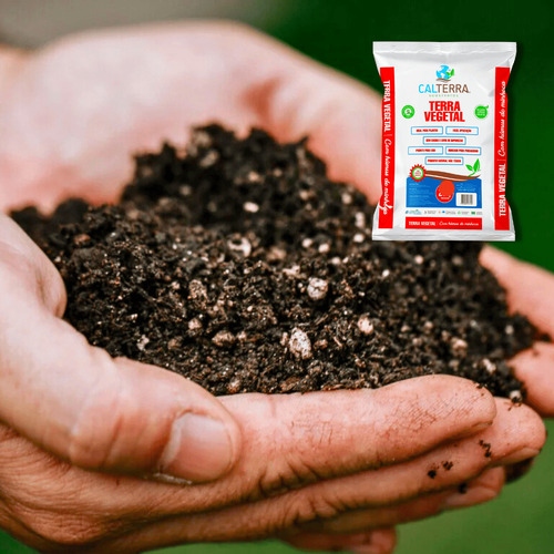 Terra Vegetal Substrato Adubado Com Humus De Minhoca Fresco