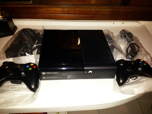 Xbox 360 Slim 4gb 2 Controles Originais Produto Novo