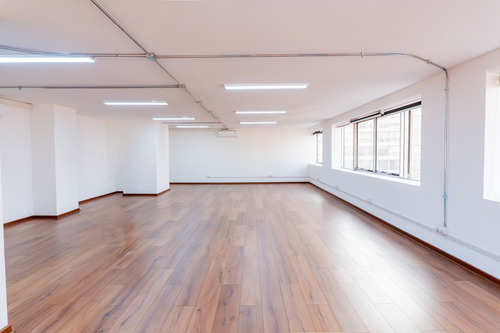 Impecable Oficina Planta Libre, 125 M2, Metro Los Leones