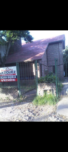 Chalet En Zona Comercial