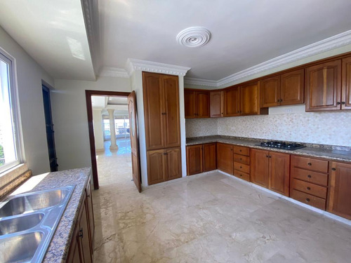 2429- Penthouse En El Real, Sto. Dgo.
