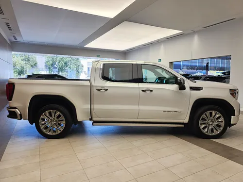 GMC Sierra 6.2 Denali Dvd At