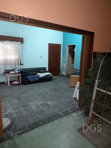Imagen 8 de 30 de Venta En Block - 2 Viviendas Y 3 Locales Comerciales. -