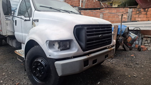 Ford F12000 Pitibull Com Baú Todo Frigorífico Sem Aparelho
