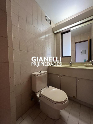 Gran Casa 4d/4b + Serv - Osman Pérez Freire - Miguel Ramírez