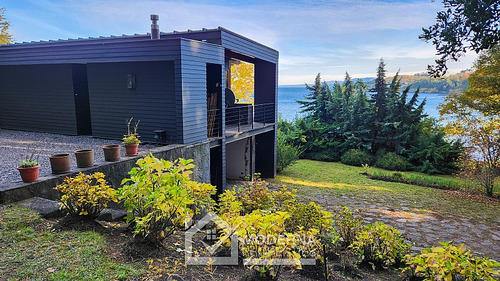 Terreno Con Orilla De Lago 57.000 M2 Con 2 Casas