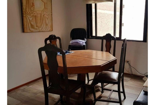 Imagen 7 de 12 de Oficina De 4 Ambientes Con Cochera A La Venta En El Centro