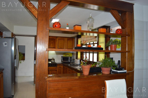 Imagen 15 de 30 de Venta - Casa Sobre Amplio Terreno En Villa Mora Bayugar Negocios Inmobiliarios