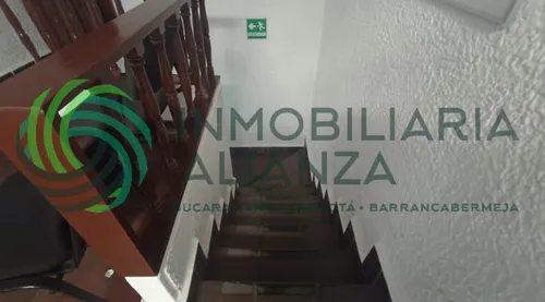 Casa En Venta En El Prado. Cod V61499