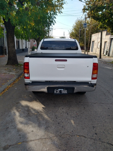 Toyota Hilux 2.5 Cs Dx Pack I 120cv 4x4 2011