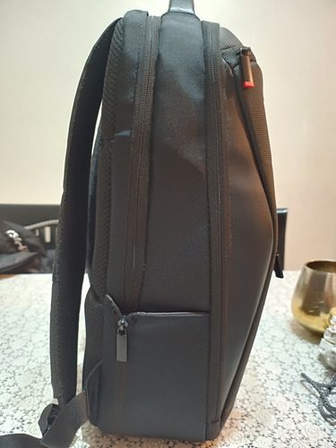 Mochila De Viaje Lenovo Thinkpad Professional Negro Liso (Usado)