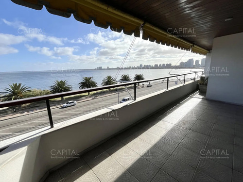 Apartamento En Venta En Edificio Espigon Frente Al Puerto