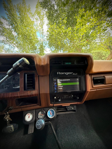 Ford Bronco V8