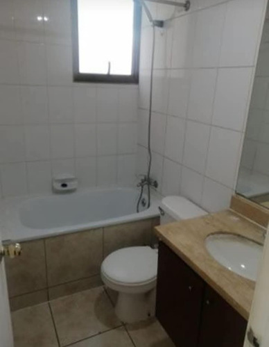 Arriendo Depto. 2d 1b Estacionamiento. Lord Cochrane 1030