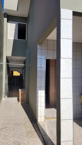 Casa Com 3 Dormitórios, 3 Banheiros, 1 Vaga E 1 Suíte