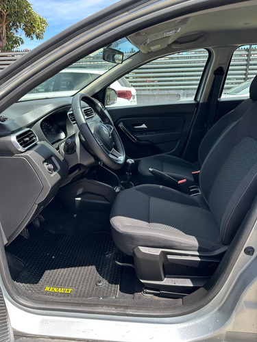 Renault Duster Zen 1.6l 5mt 4x2