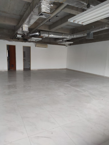 Imagen 2 de 6 de Lh Se Vende Local En Cc El Pinar