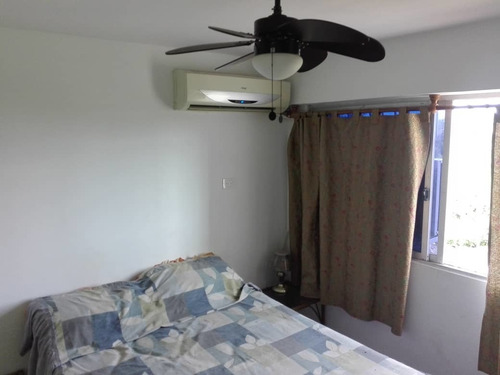 Apartamento En Res.brisas Del Mar Higuerote