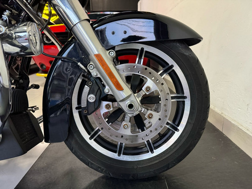 Excelente Harley Davidson Electra Glide 2019
