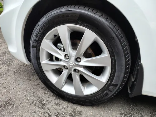 Hyundai Accent 1.6l 4 p