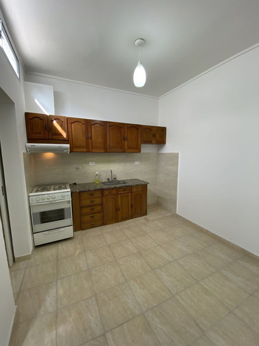 Imagen 1 de 15 de Venta Casa 2 Dorm Refaccionada 115 E/ 67 Y 68 La Plata