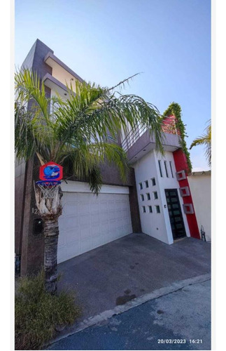 Casa En Venta En Cumbres San Agustin