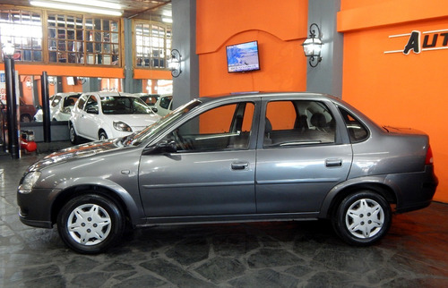 Imagen 3 de 16 de Chevrolet Classic Corsa Ls Spirit 1.4 - Unico Dueño