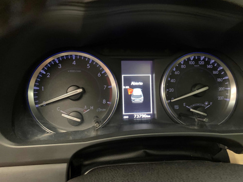 Imagen 13 de 15 de Toyota Highlander 3.5 Premium V6 Aut Ac Qcp 2015