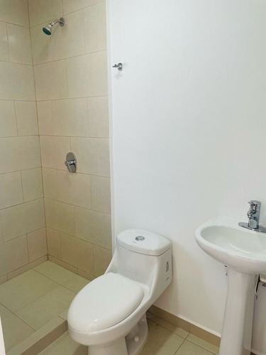 Casa En Renta En Codominio Alhandra, Zakia, Querétaro 3 Rec, 12,5k. Gps
