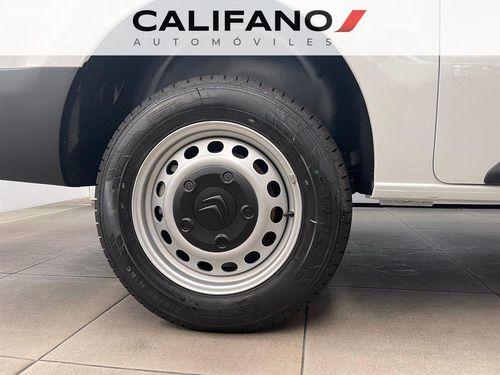 Imagen 5 de 22 de Citroën Jumpy Furgon Pack. Diesel 2023 0km